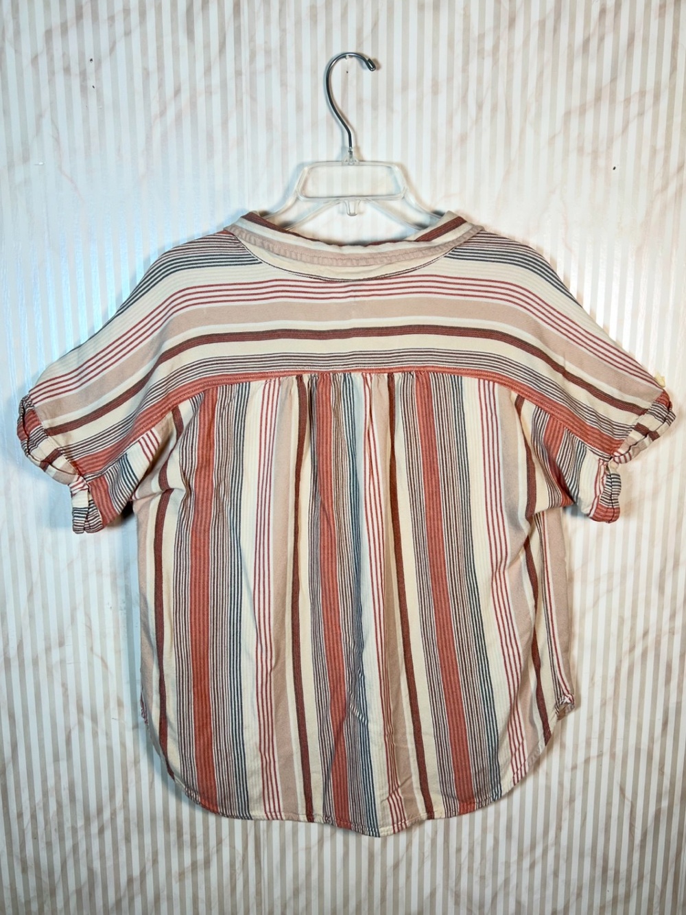 Universal Thread Vertical Striped Top - Picture 6 of 8